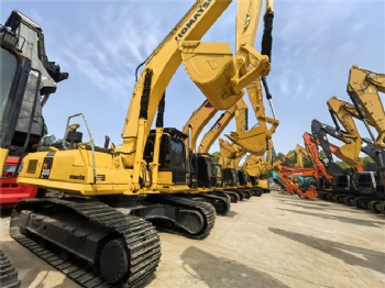 Komatsu PC300 Excavator