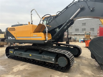 HYUNDAI 225LC-9T Excavator