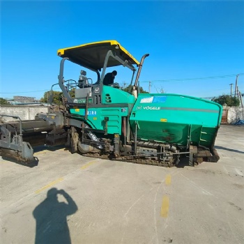 Track Asphalt Pavers