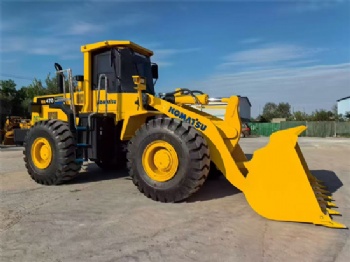 Komatsu WA470 wheel loader